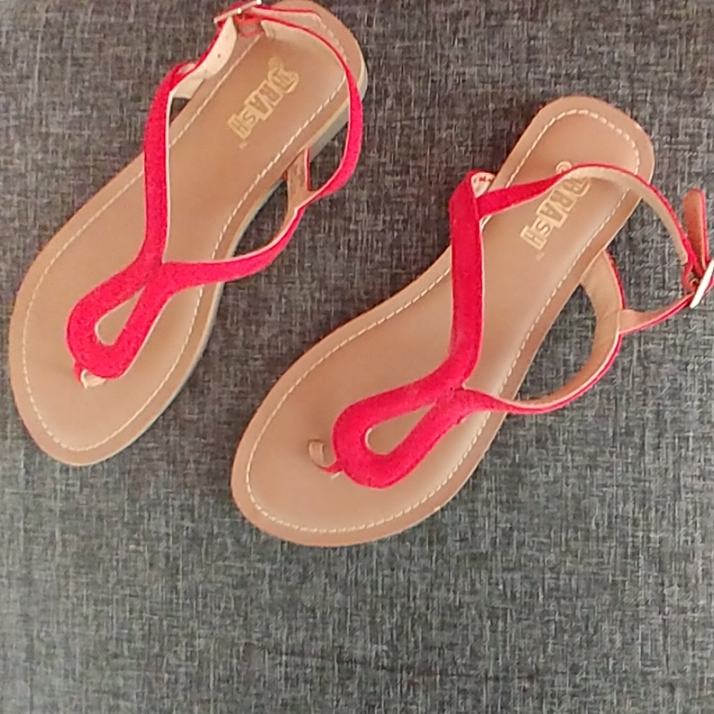 Sandles - Picture 3 of 3